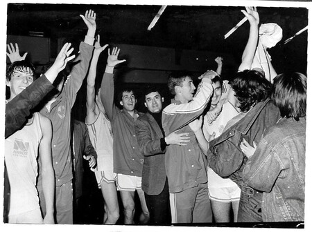 Zmaga na tekmi za obstoj v 1B Jug. ligi Borut besedić, Zlatko Šantelj, trener Čedomir Djurasković, Mutja Muha, Tomo Tiringer